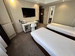 Holiday Inn Paris - Auteuil by IHG