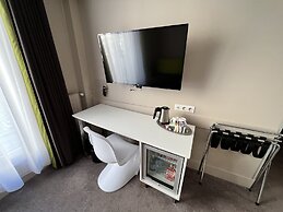 Holiday Inn Paris - Auteuil by IHG