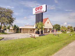 OYO Hotel Dundee By Crystal Lake