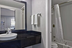 Studio 6 Denton, TX - UNT