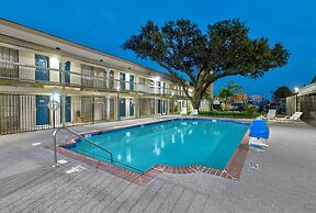 Studio 6 Denton, TX - UNT