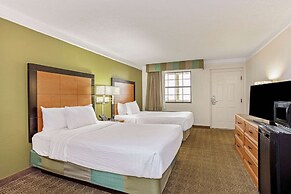 La Quinta Inn by Wyndham Orlando Airport West