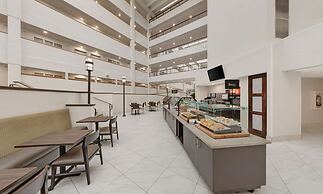 Embassy Suites by Hilton Milwaukee Brookfield