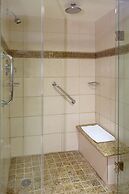 DoubleTree by Hilton Washington Dulles Airport