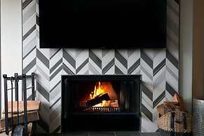 Kimpton Riverplace Hotel by IHG