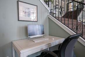 Best Price Motel and Suites