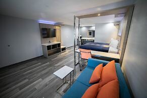 Travelodge by Wyndham Whittier