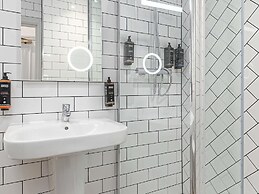 Mercure White Hart Hotel Salisbury and Apartments