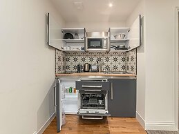 Mercure White Hart Hotel Salisbury and Apartments