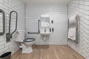 Mercure White Hart Hotel Salisbury and Apartments