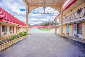 Ozark Junction mountain view by OYO