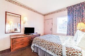 Ozark Junction mountain view by OYO