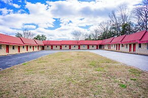 Ozark Junction mountain view by OYO