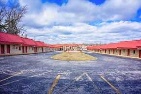 Ozark Junction mountain view by OYO