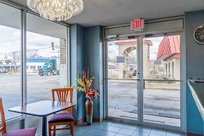 Ozark Junction mountain view by OYO
