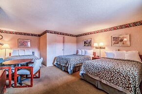Ozark Junction mountain view by OYO