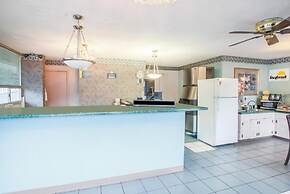 Ozark Junction mountain view by OYO