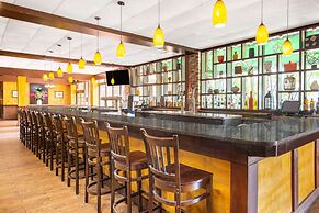 Ramada by Wyndham Tampa Westshore Airport South