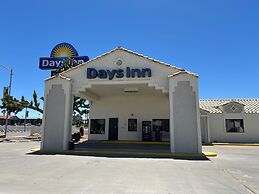 Days Inn by Wyndham Kingman West