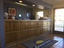 Days Inn by Wyndham Kingman West