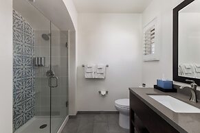 La Playa Inn