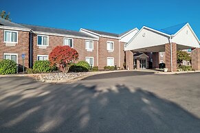 HomeTowne Studios by Red Roof East Lansing - Okemos