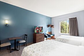 HomeTowne Studios by Red Roof East Lansing - Okemos