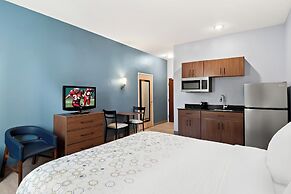 HomeTowne Studios by Red Roof East Lansing - Okemos