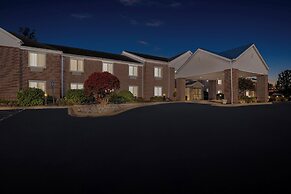 HomeTowne Studios by Red Roof East Lansing - Okemos