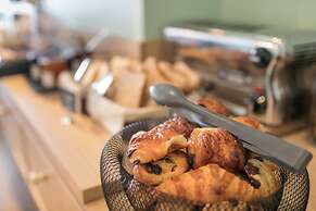 Villa Bougainville by Happyculture