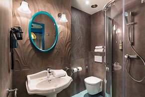 Villa Bougainville by Happyculture