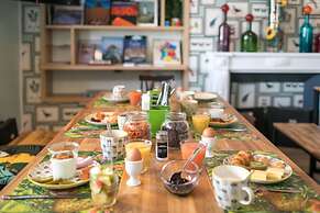 Villa Bougainville by Happyculture