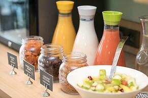 Villa Bougainville by Happyculture