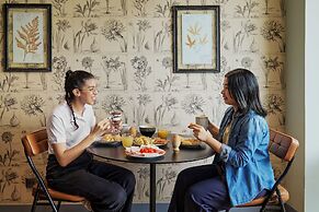 Villa Bougainville by Happyculture