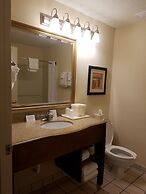 Quality Suites Paducah I-24