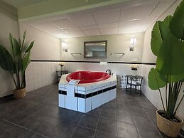 Whaler Inn and Suites