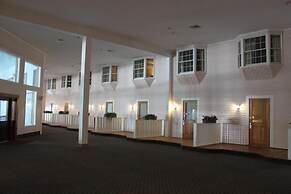 Whaler Inn and Suites