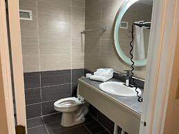 Whaler Inn and Suites