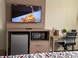 Whaler Inn and Suites