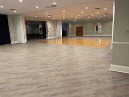 Whaler Inn and Suites