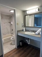 Whaler Inn and Suites