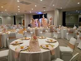 Whaler Inn and Suites