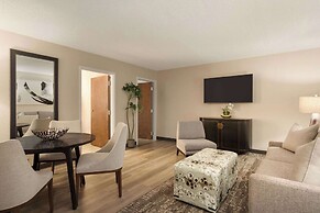 Mai Hana Hotel- Intl Drive, Trademark Collection by Wyndham