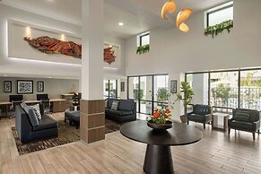 Mai Hana Hotel- Intl Drive, Trademark Collection by Wyndham