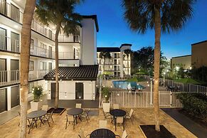 Mai Hana Hotel- Intl Drive, Trademark Collection by Wyndham