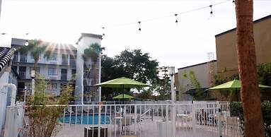 Mai Hana Hotel- Intl Drive, Trademark Collection by Wyndham