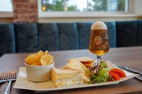 Gomersal Park Hotel