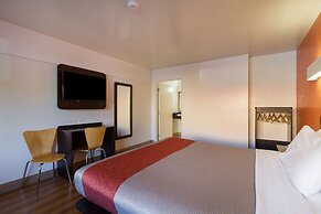 Motel 6 Claremont, CA