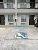 Garden Inn & Suites