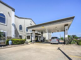 Days Inn & Suites by Wyndham Webster NASA-ClearLake-Houston